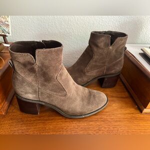 Chelsea & Violet Taupe Suede Ankle Booties with Block Heel 7.5